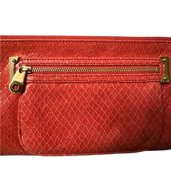 RARE Henri Bendel clutch on a chain with a big Logo in Snake print Orange - Picture 3 of 16